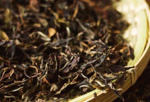  如何存放老白茶 白茶未开封的保质期是多久 白茶保存的技巧