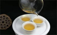  福鼎白茶茶饼的泡法 冲泡福鼎白茶饼的三种实用技巧
