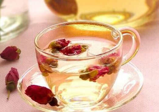  干玫瑰花茶的泡法是什么 干玫瑰茶的冲泡步骤及技巧