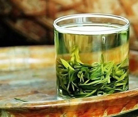  如何轻松冲泡好龙井茶 饮用起来最鲜爽的龙井茶