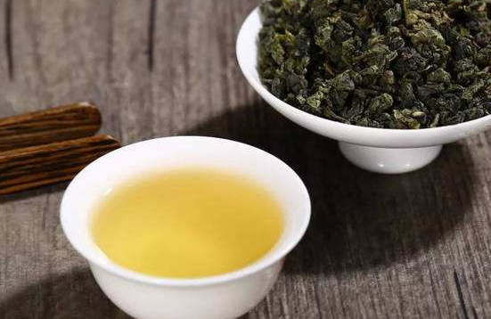  冲泡毛尖绿茶的方法 泡毛尖绿茶的投茶量是多少 使用什么茶具好呢