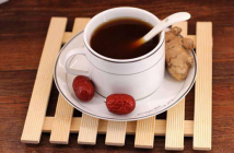 <b> 怎么熬红糖姜茶 如何煮红糖姜茶 红糖姜水的制作方法</b>