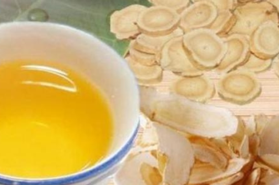  黄芩泡水喝功效与作用 喝黄芩水的好处及黄芩的搭配