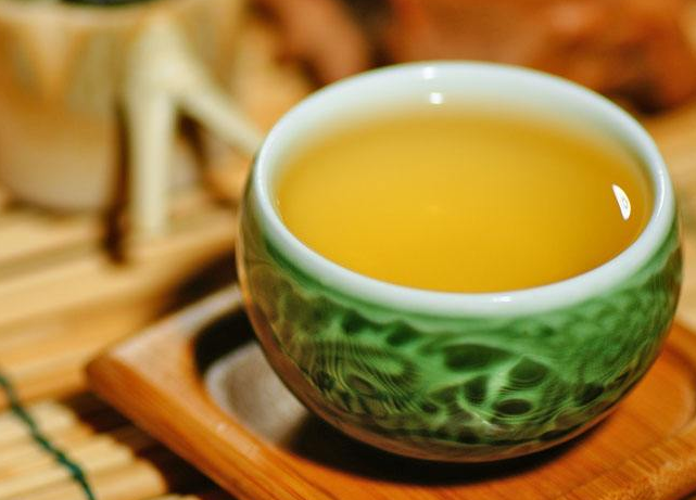  龙井茶的质量鉴别方法 西湖龙井属于什么茶 优质龙井的特点