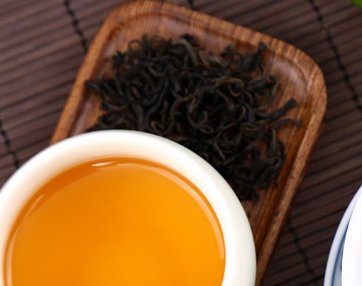  冲泡祁门红茶的四个注意事项 祁门红茶水质的选择与水温的控制 红茶的投茶量