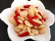 <b> 白豆的功效与作用禁忌分别是什么 白豆的好处和益处介绍</b>