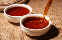  生普洱茶的功效与禁忌 生普洱茶和熟普洱茶有哪些不一样的作用呢