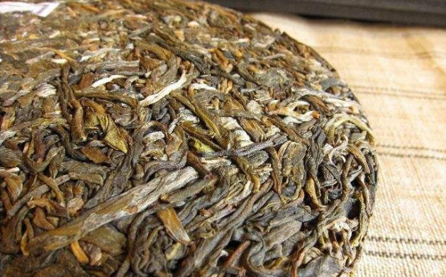  白茶的功效与作用 福建白茶的禁忌 睡觉前可以喝白茶吗