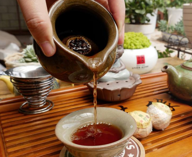  糯米普洱茶的功效与作用 糯米普洱茶能减肥清火消暑吗