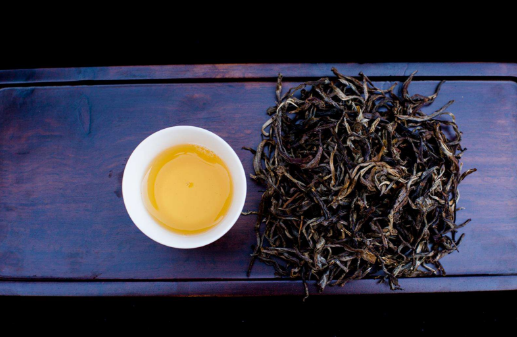  喝生普洱茶的好处 长期喝普洱茶有消暑解毒通便的作用