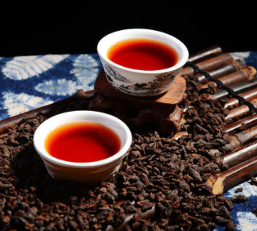  生普洱茶功效与作用及禁忌 寒性体质的人适合喝普洱茶吗