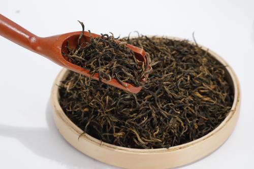 女人喝红茶或绿茶比较好 女人喝红茶和绿茶有的好处