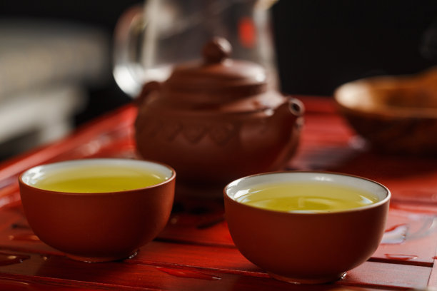  普洱茶与黑茶功效区别 黑茶和普洱茶哪个功效更好