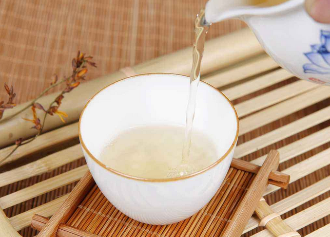  白茶的种类主分为四类 白牡丹茶是白茶的4种种类之一