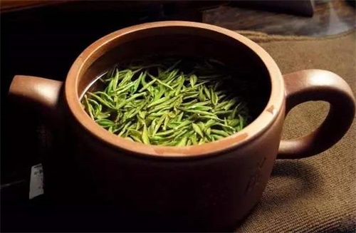 铁观音属红茶还是绿茶 别再傻傻分不清铁观音是什么茶了