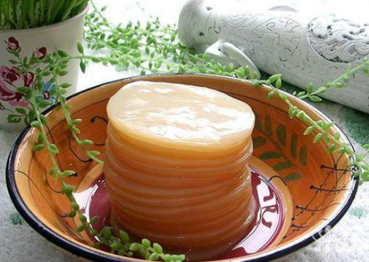  喝红茶菌有什么作用 食用红茶菌的功效和益处都有哪些