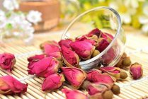  玫瑰花甘菊薄荷茶可以减肥 玫瑰花西甘菊薄荷茶的冲泡方法