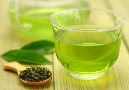  绿茶和红茶有什么作用 绿茶和红茶的功效差异
