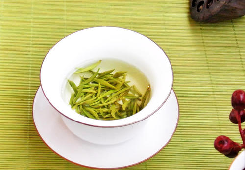  金坛雀舌茶叶2020年生产价格多少钱一斤