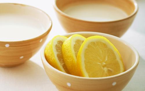  喝柠檬水应该注意什么喝 柠檬水的一些误区
