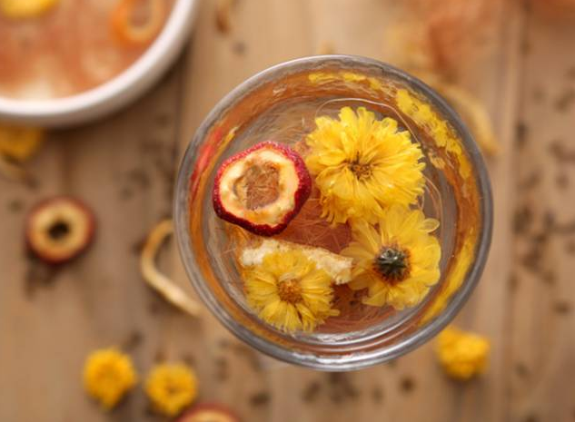  男的喝什么茶对身体好 爱饮酒的男士适合喝葛花茶