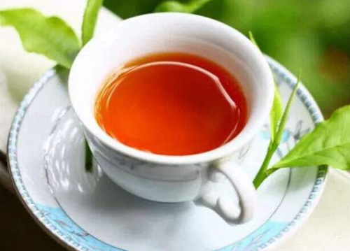  喝红茶的作用与功效怎么样 喝红茶应当注意什么事呢