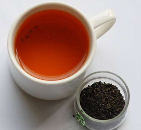  什么样的普洱茶是好茶 闻普洱熟茶的茶香和叶底就知道了