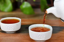 <b> 如何从冲泡普洱茶鉴别茶的好坏 普洱茶有什么特点</b>