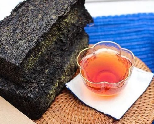  喝茯砖茶减肥瘦身的方法 为什么茯砖茶能刮油 茯砖茶的功效