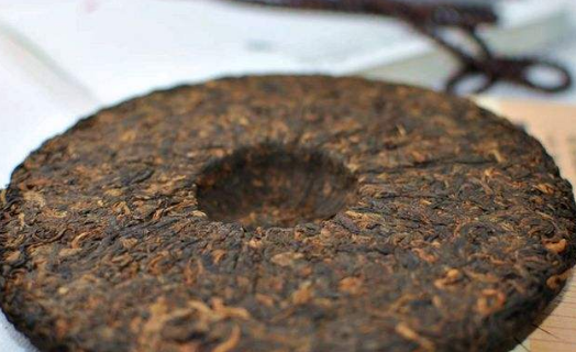 六堡茶与普洱茶的区别 六堡茶的功效 制作六堡茶的原料