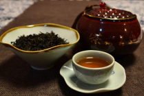  喝普洱生茶或熟茶哪个减肥更好 生茶瘦身效果怎样 普洱能调理肠胃