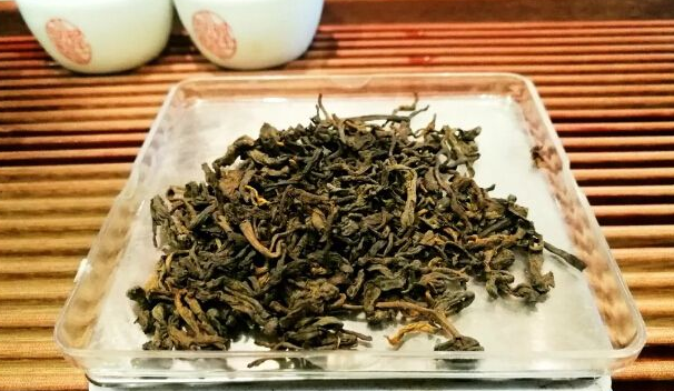  普洱熟茶与生茶的减肥效果哪个更好 普洱熟茶与生茶的区别