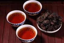 <b> 普洱茶生茶和熟茶的区别和好处 普洱生茶和熟茶的味道有什么不同</b>