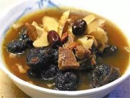 巴戟黄精骶骨汤有滋阴润肺 养血壮骨的功效