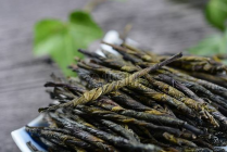 <b> 苦丁茶泡脚的作用 苦丁茶的功效与作用及禁忌</b>