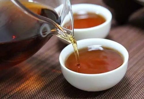  如何轻松撬开普洱茶饼又不会伤害茶叶