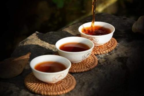  普洱茶的功效和禁忌 普洱茶的功效和禁忌也应引起注意