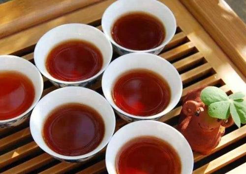  普洱茶有什么功效 普洱茶茶汤可用于缓解头皮瘙痒