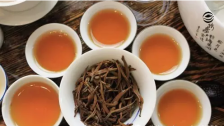 <b> 滇红茶的功效和功能 滇红茶怎么冲泡好喝</b>