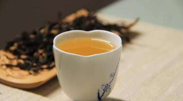  普洱茶熟茶和生茶哪个好 普洱生茶和熟茶的减肥瘦身效果一样吗