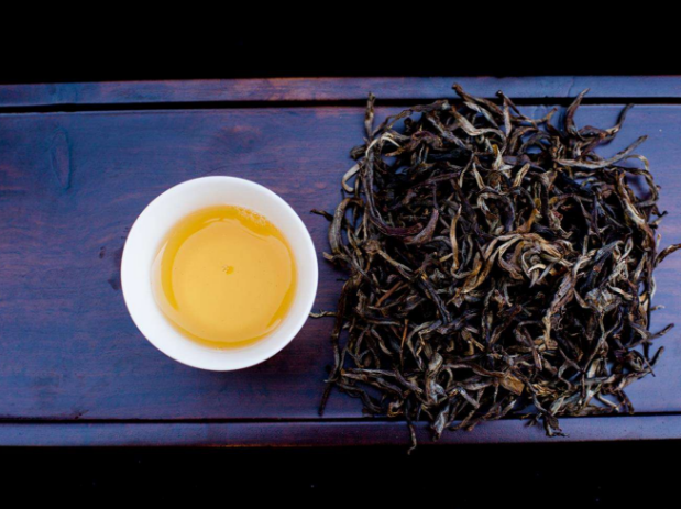  普洱生茶和熟茶哪个好 普洱茶是越陈越香吗 收藏普洱茶好吗