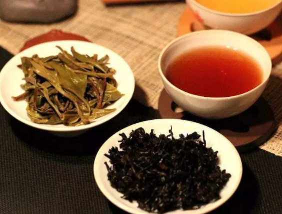  正常人一天喝多少茶合适 隔夜茶可以喝吗