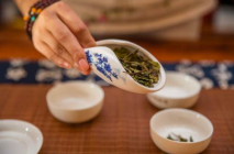  西湖龙井茶的功效与作用及禁忌有什么？喝西湖龙井的禁忌与好处