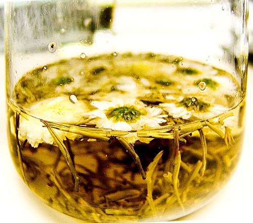 银耳菊花茶的作用及禁忌
